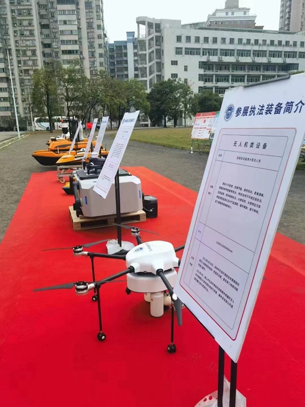 093715398.jpg 093715398.jpg