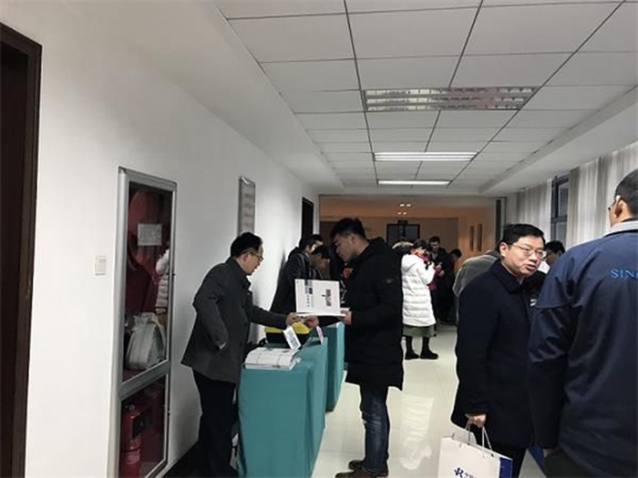 085942135.jpg 085942135.jpg